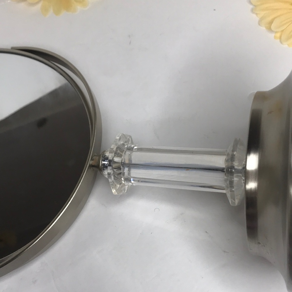 Makeup Mirrors - Picture 3 of 6